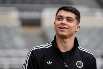 开云体育-刘易斯-米利：目前我恢复得差不多了，希望在客战巴萨时复出