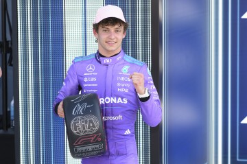 开云APP-F1迈阿密大奖赛排位赛：安东内利夺得杆位 实现三连杆