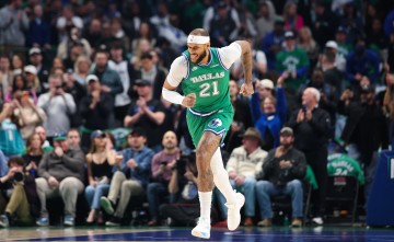 开云下载-盼无大碍！独行侠中锋加福德遭遇右肩神经震荡 本场不会回归